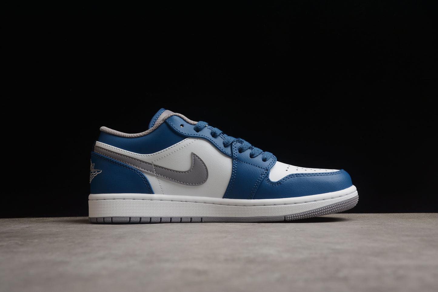 Nike Air Jordan 1 Low 553558-412