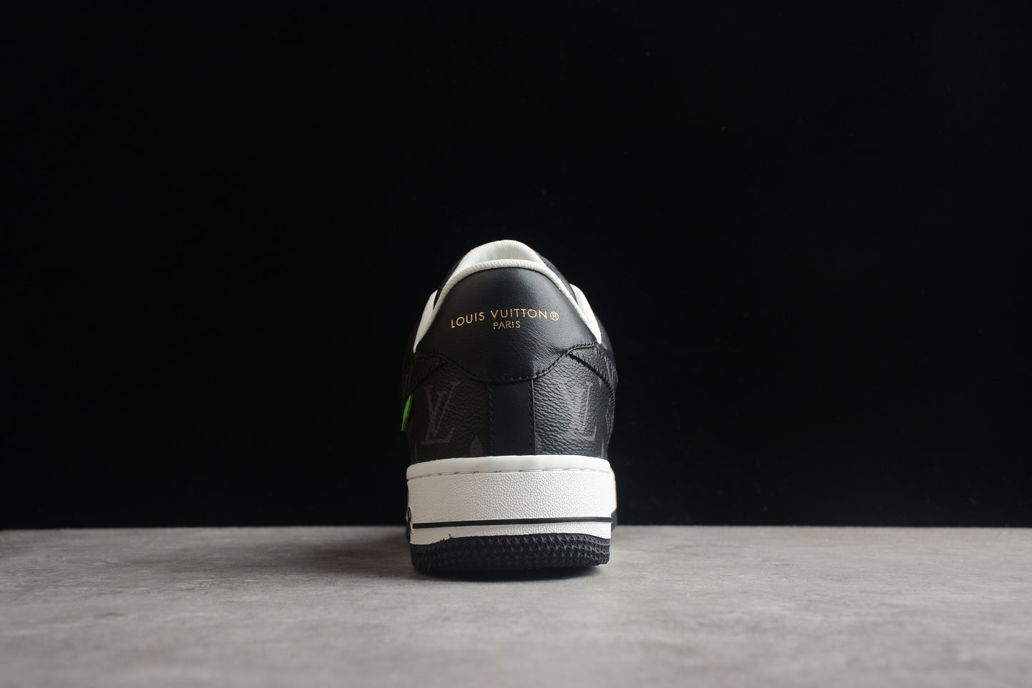 Louis Vuitton x Nike Air Force 1'07 LV8 Low Negra