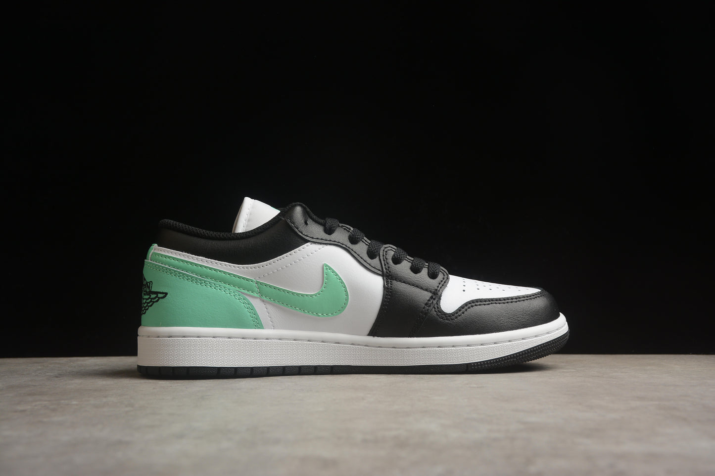 Nike Air Jordan 1 Low 55355-131