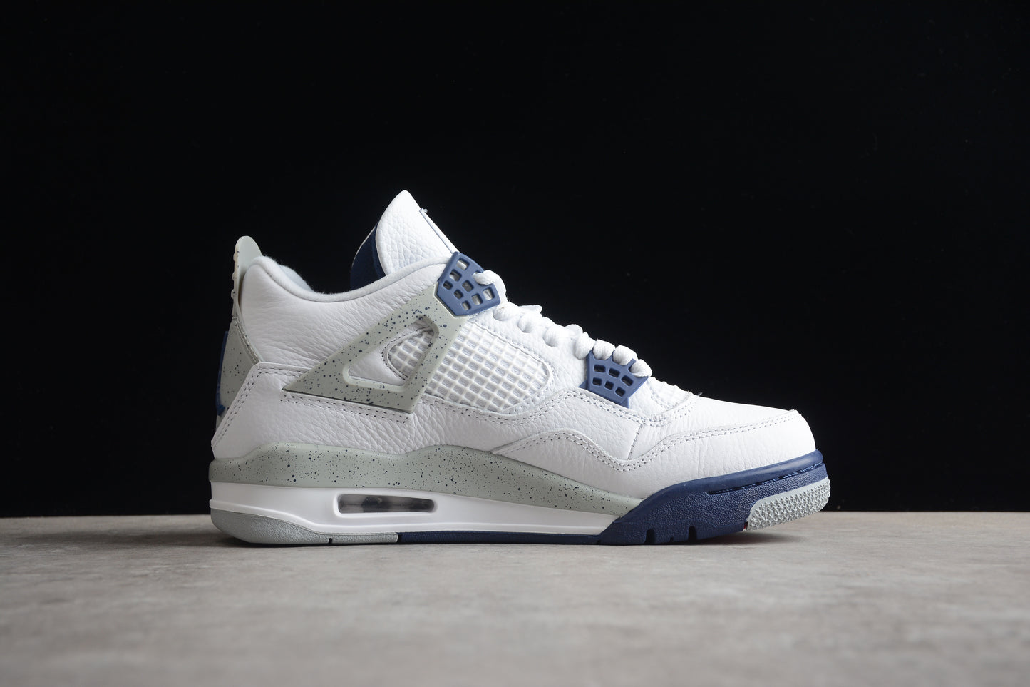 Air Jordan 4 Retro DH6927-140