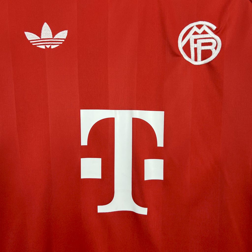 Bayern Munich 2025/26 Portero
