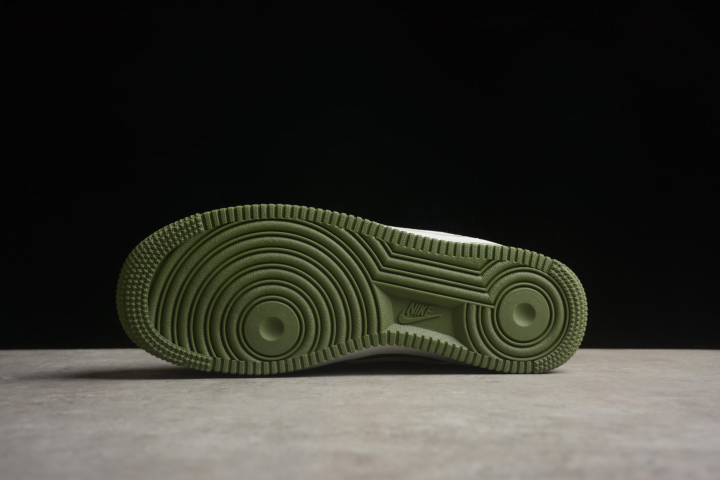 Nike Air Force 1 ME2392-106