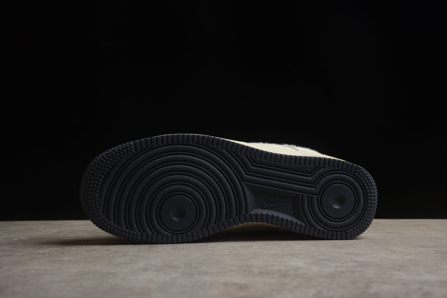 Nike Air Force 1 LV0506 011