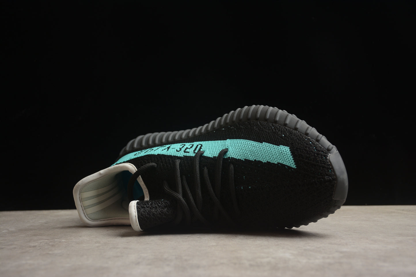 Adidas Yeezy Boost 350V2 TF1382
