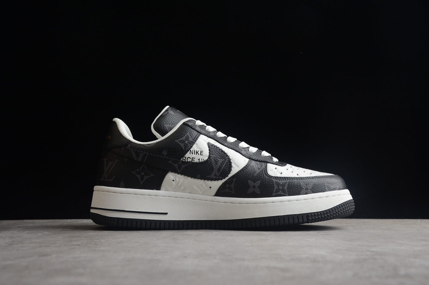 Louis Vuitton x Nike Air Force 1'07 LV8 Low Negra