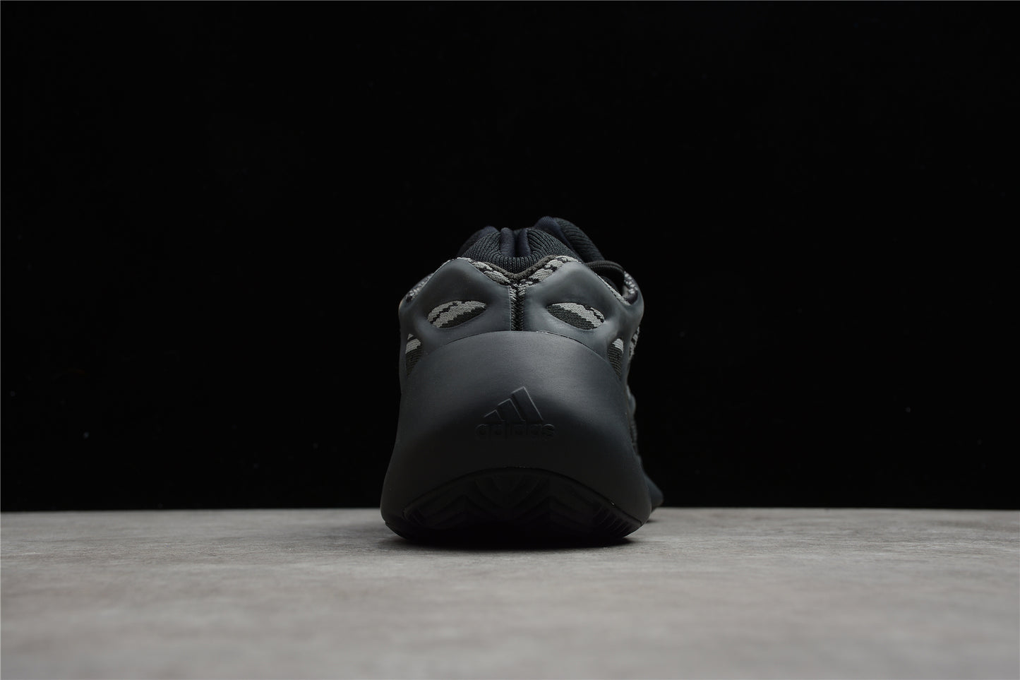 Adidas YEEZY Boost 700 H67799