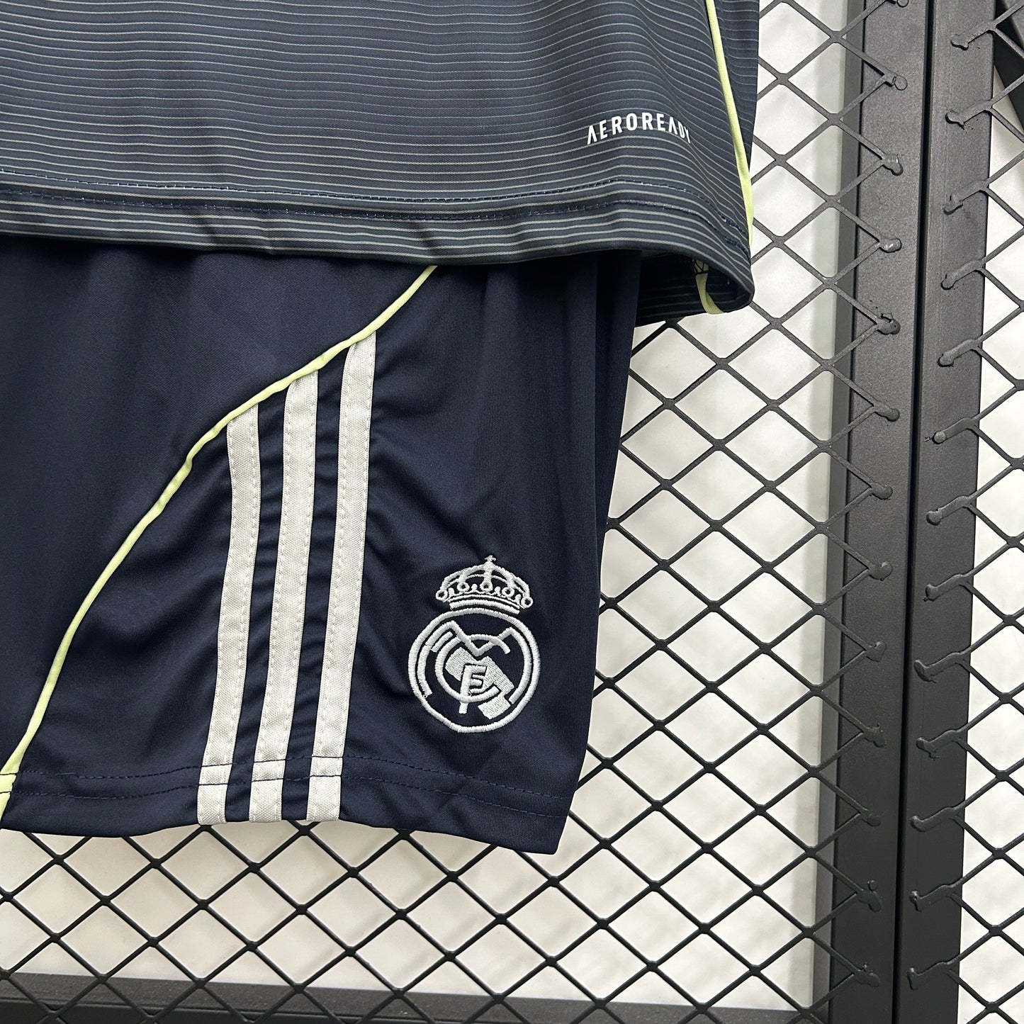 Real Madrid 2025/26 Away Kids Version