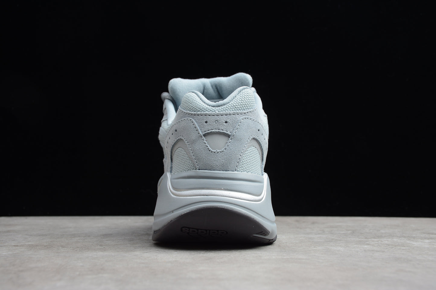 Adidas YEEZY Boost 700 FV8424