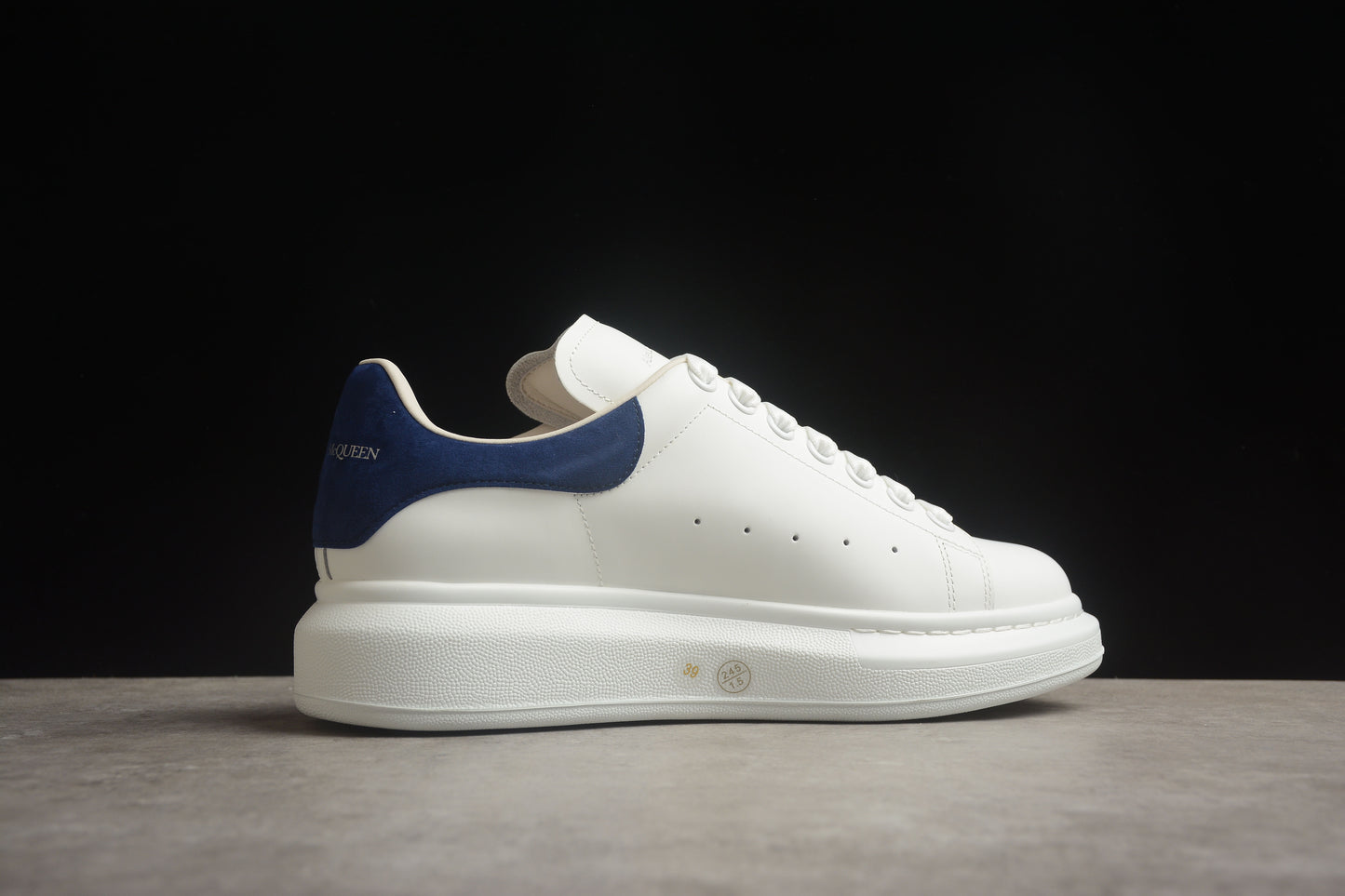 Alexander McQueen 16