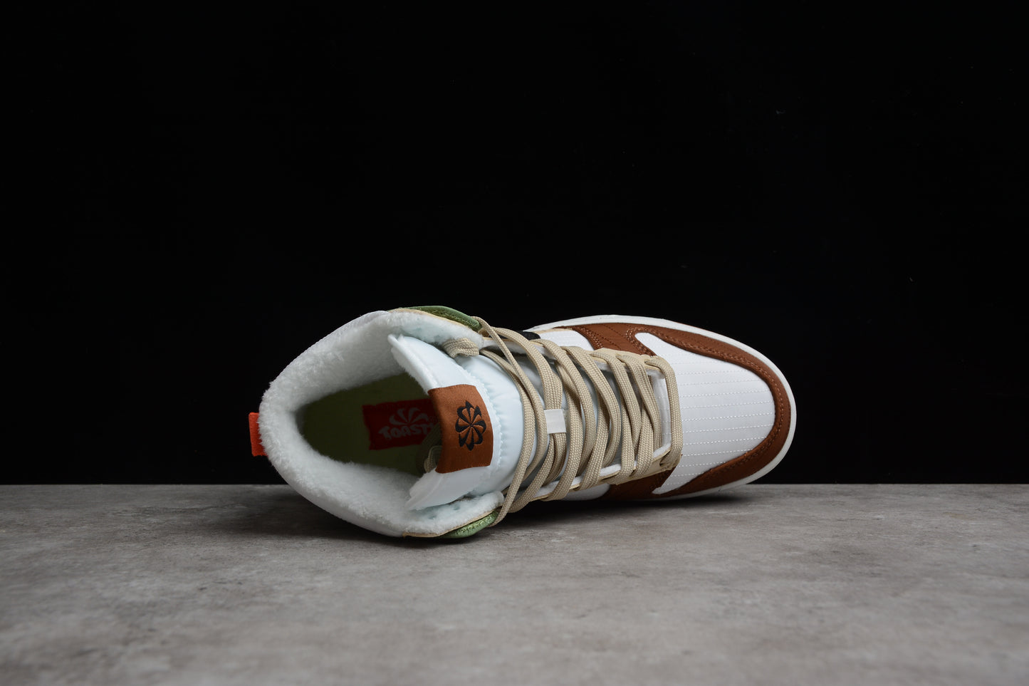 Nike Dunk High DN9909-100