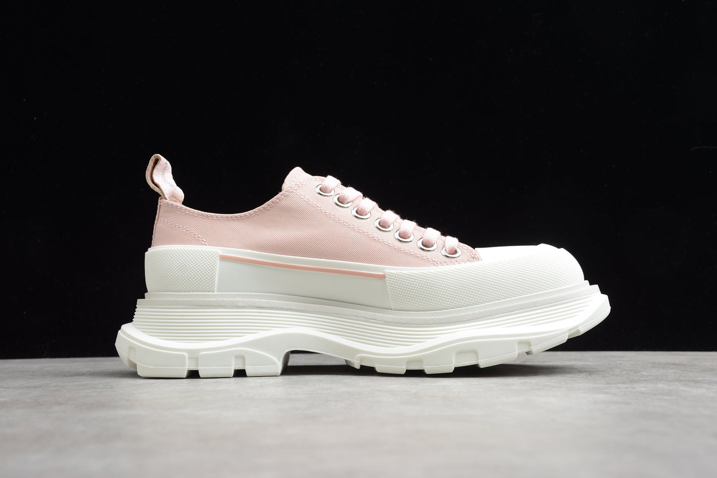 Alexander McQueen 26
