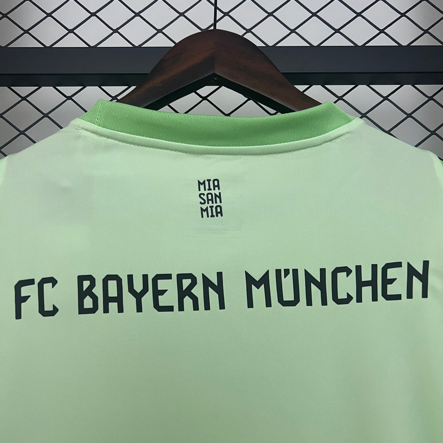 Bayern Munich 2025/26 Home Portero
