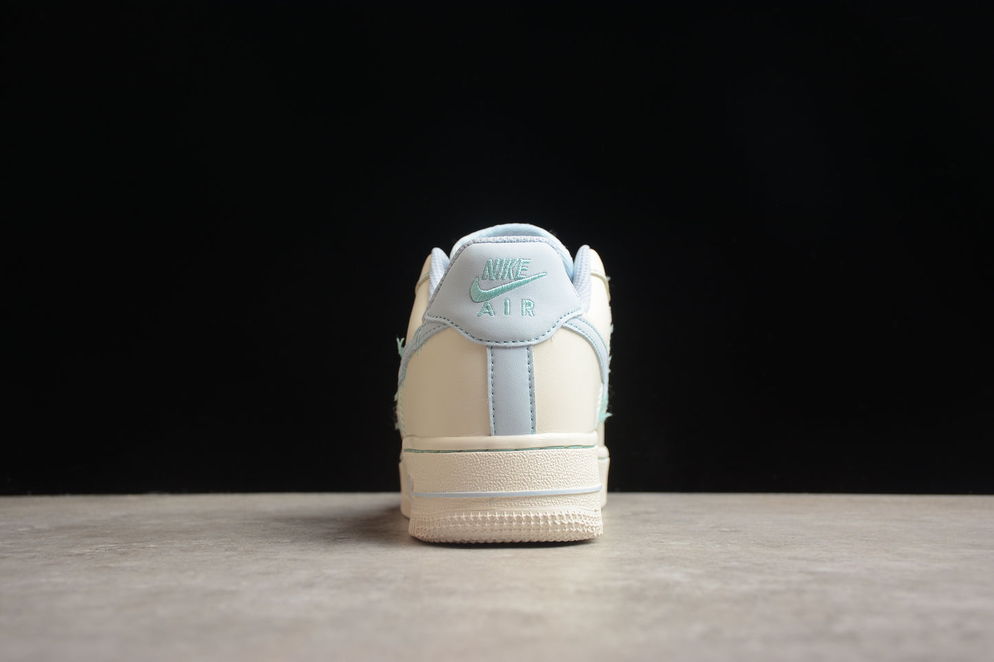 Nike Air Force 1 FU7740-015