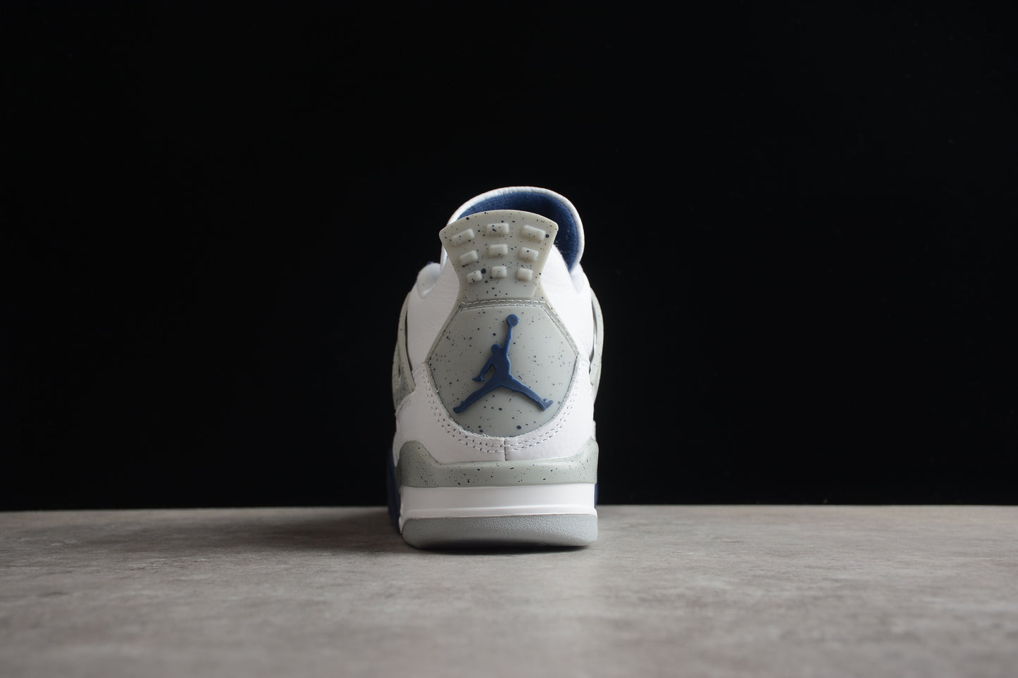 Air Jordan 4 Retro DH6927-140