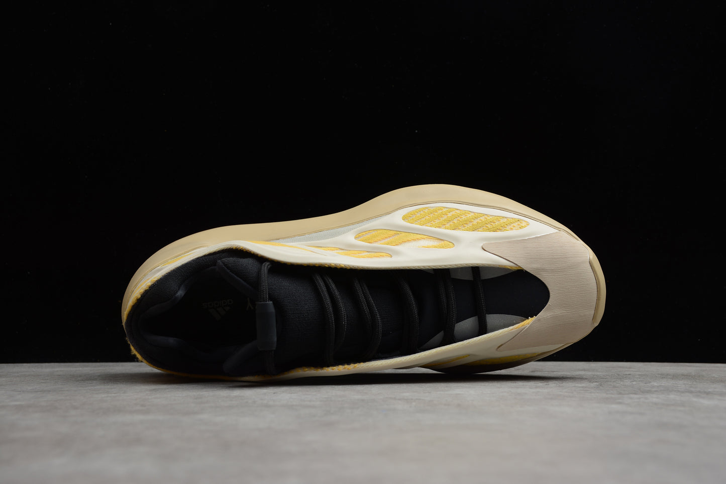 Adidas YEEZY Boost 700 G54853
