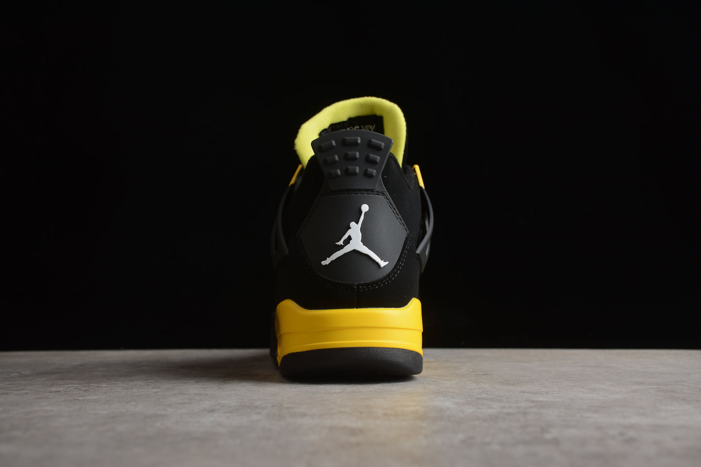 Air Jordan 4 Retro DH6927-017