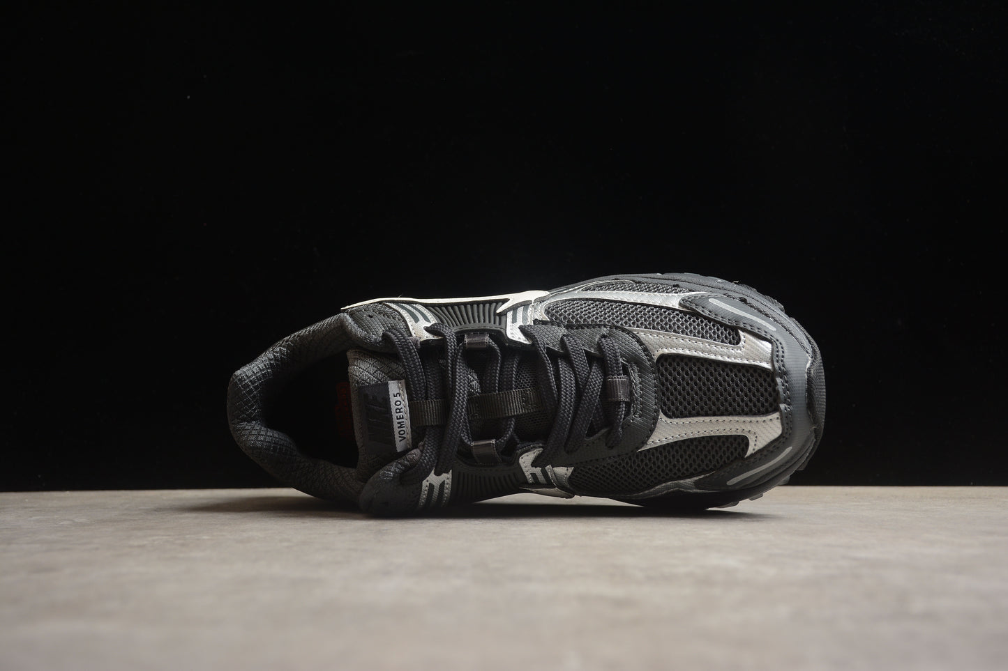 NIKE Zoom Vomero 5 BV1358-002