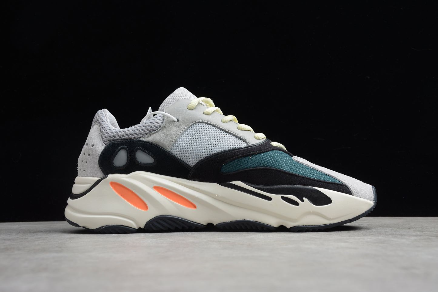 Adidas YEEZY Boost 700 B75571