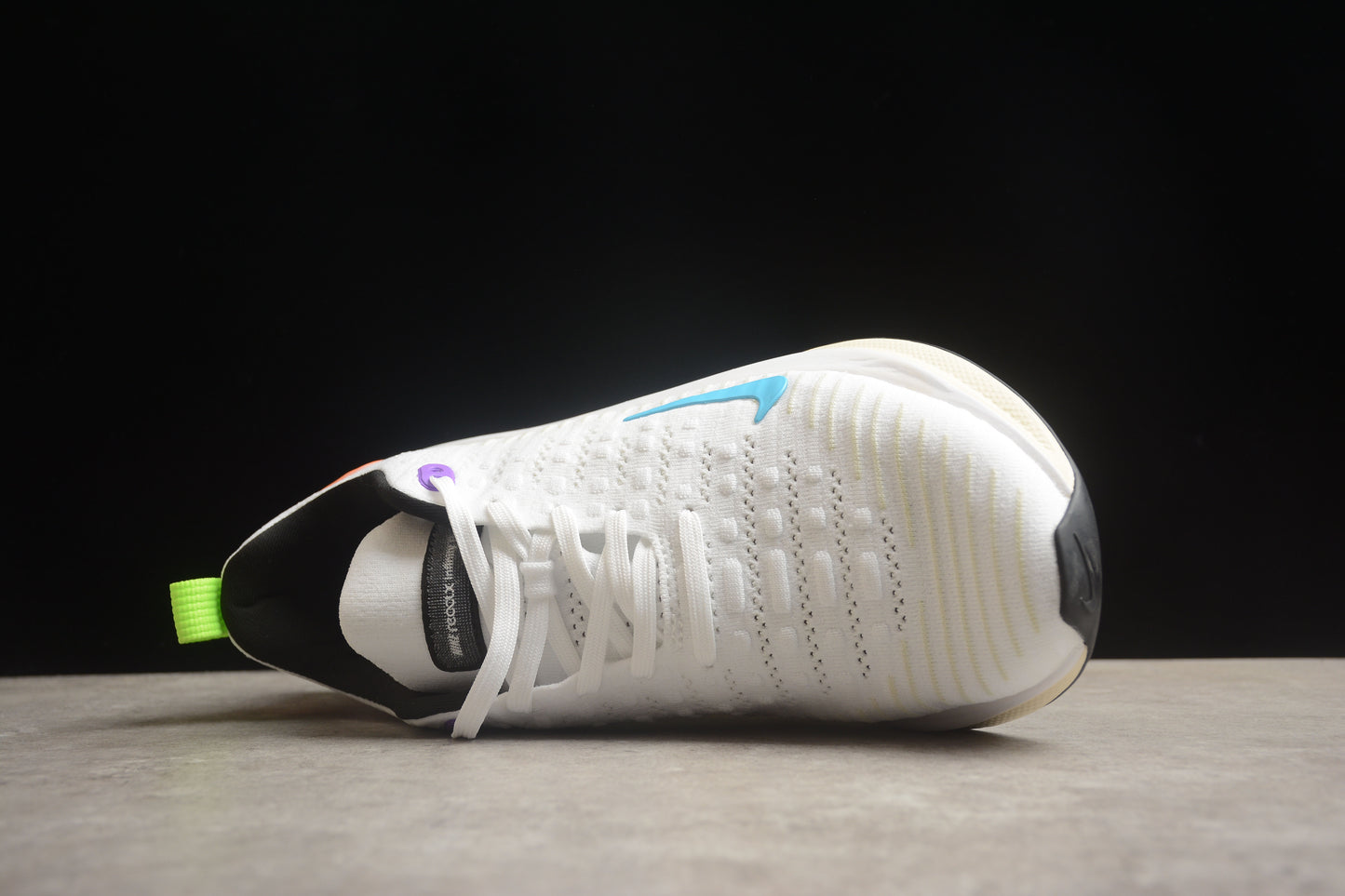 NIKE Zoom X Invincible Run DR2665-104
