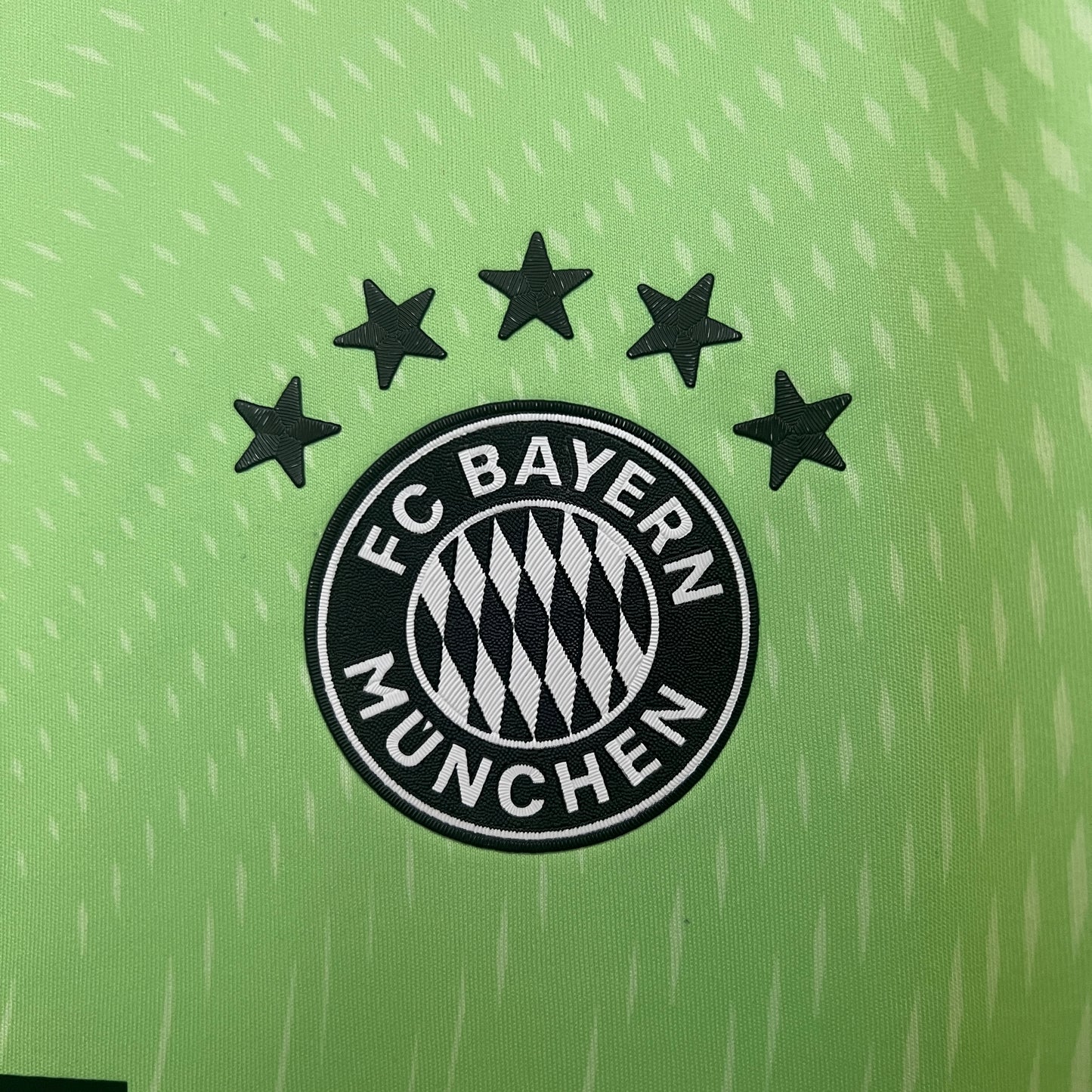 Bayern Munich 2025/26 Home Portero