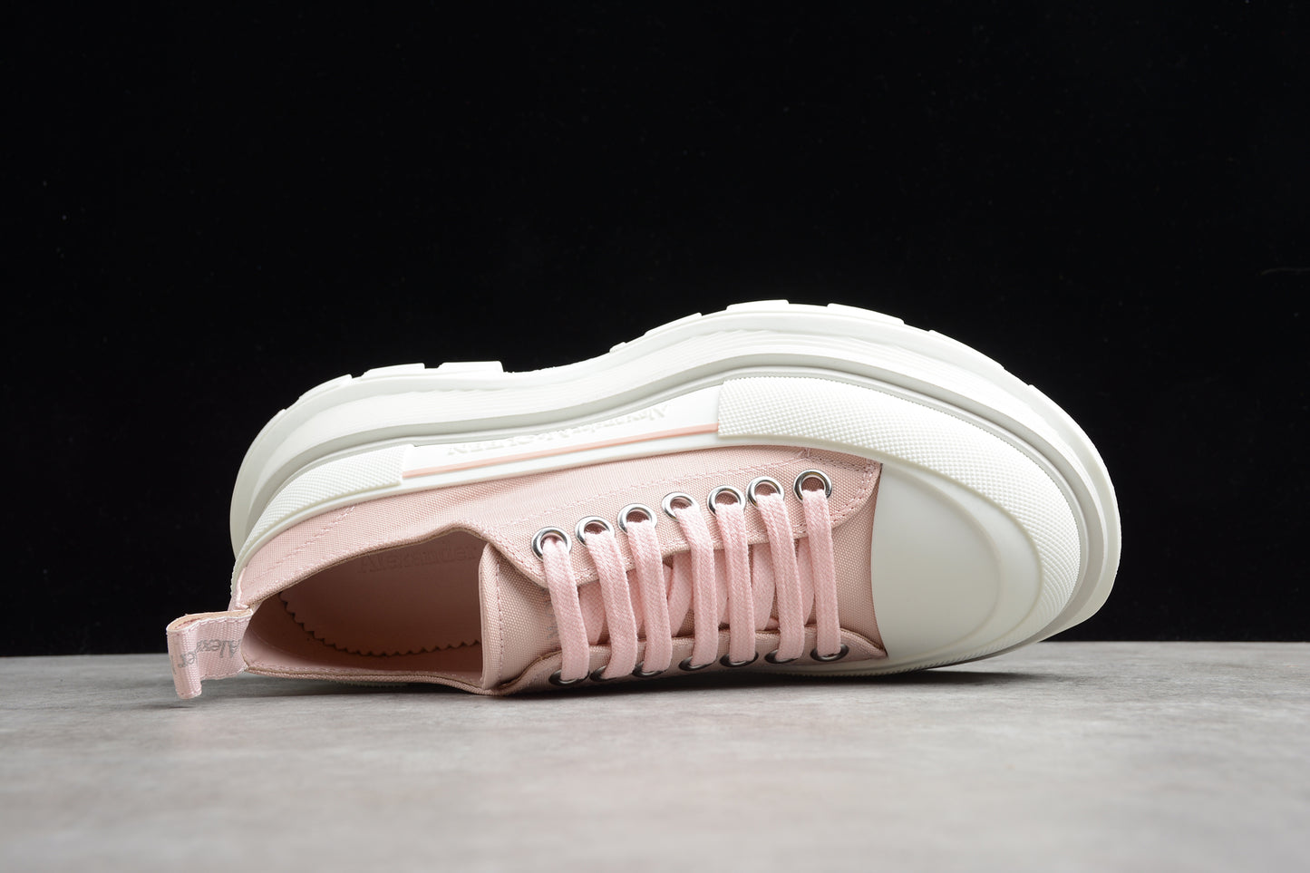 Alexander McQueen 26