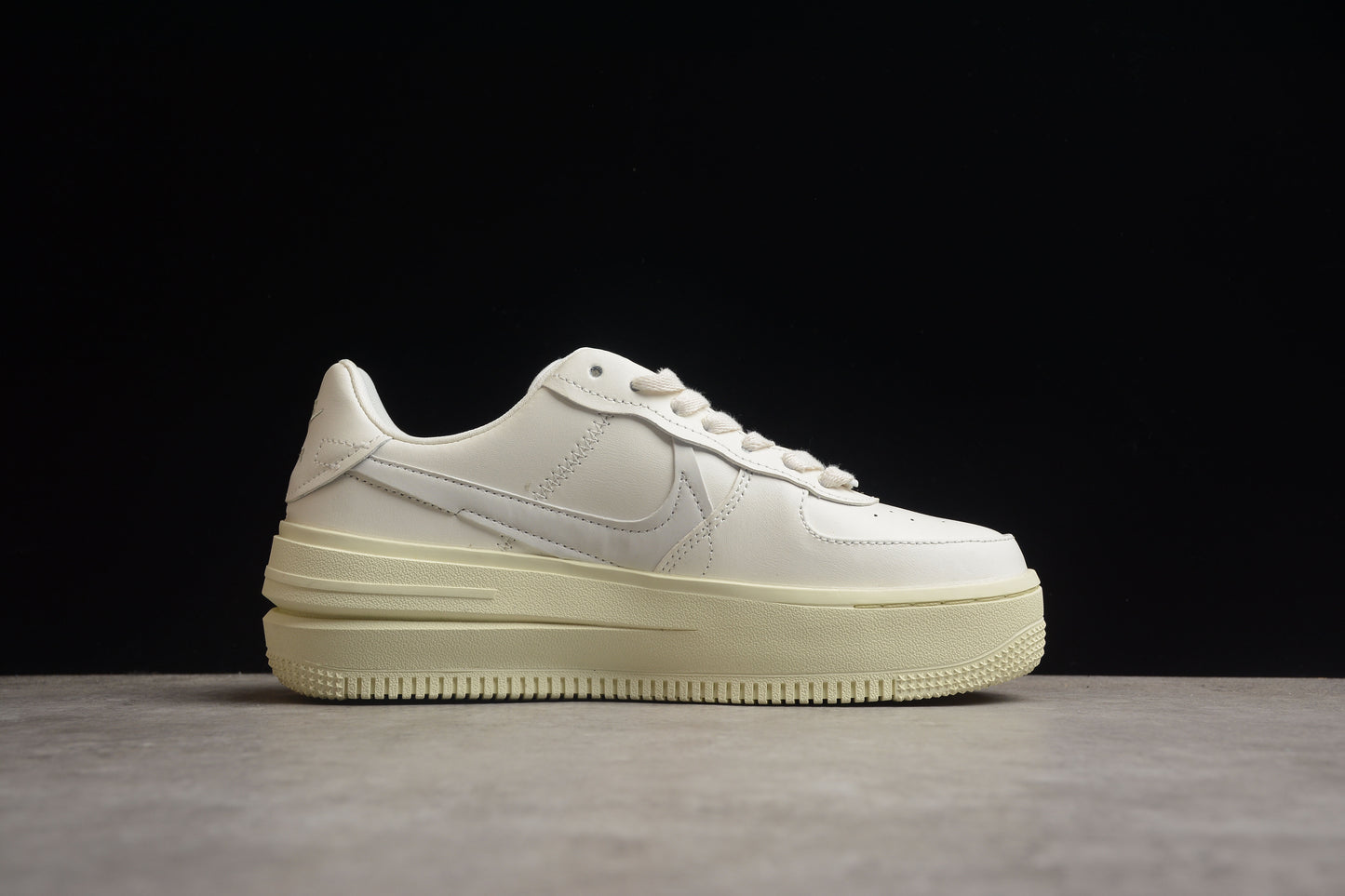 Nike Air Force 1 DJ9946 104