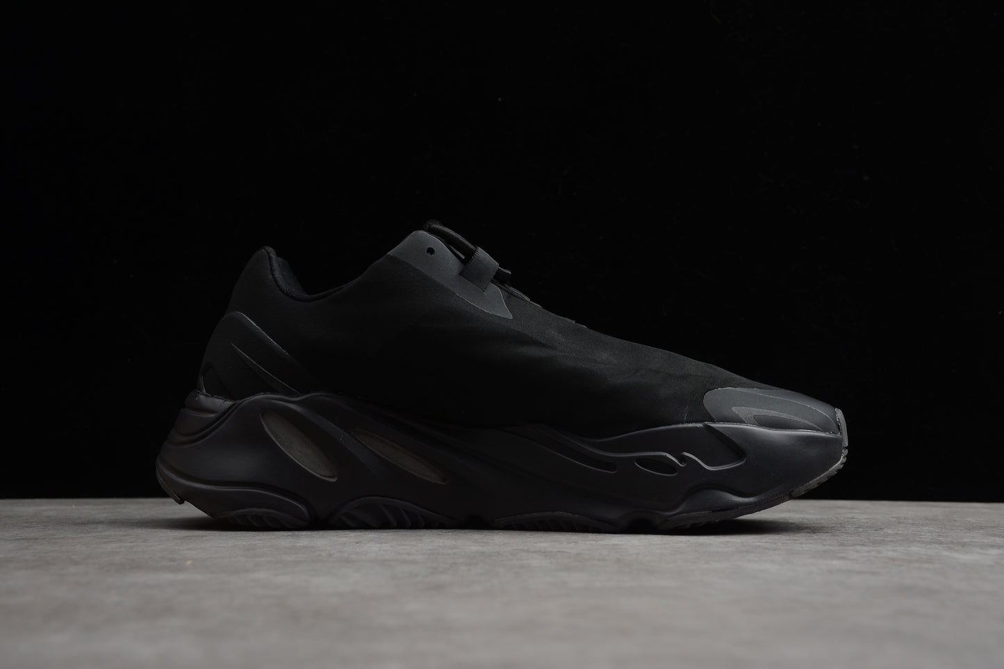 Adidas YEEZY Boost 700 FV4440