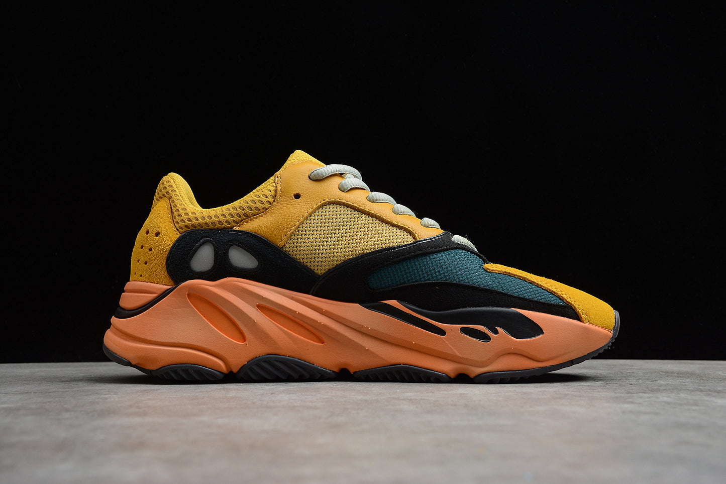 Adidas YEEZY Boost 700 GZ6984
