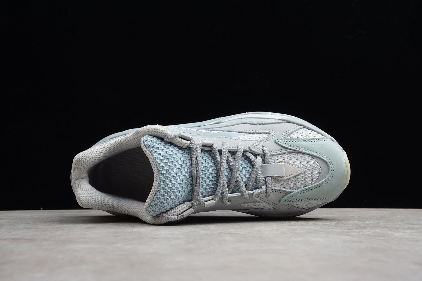 Adidas YEEZY Boost 700 FW2549