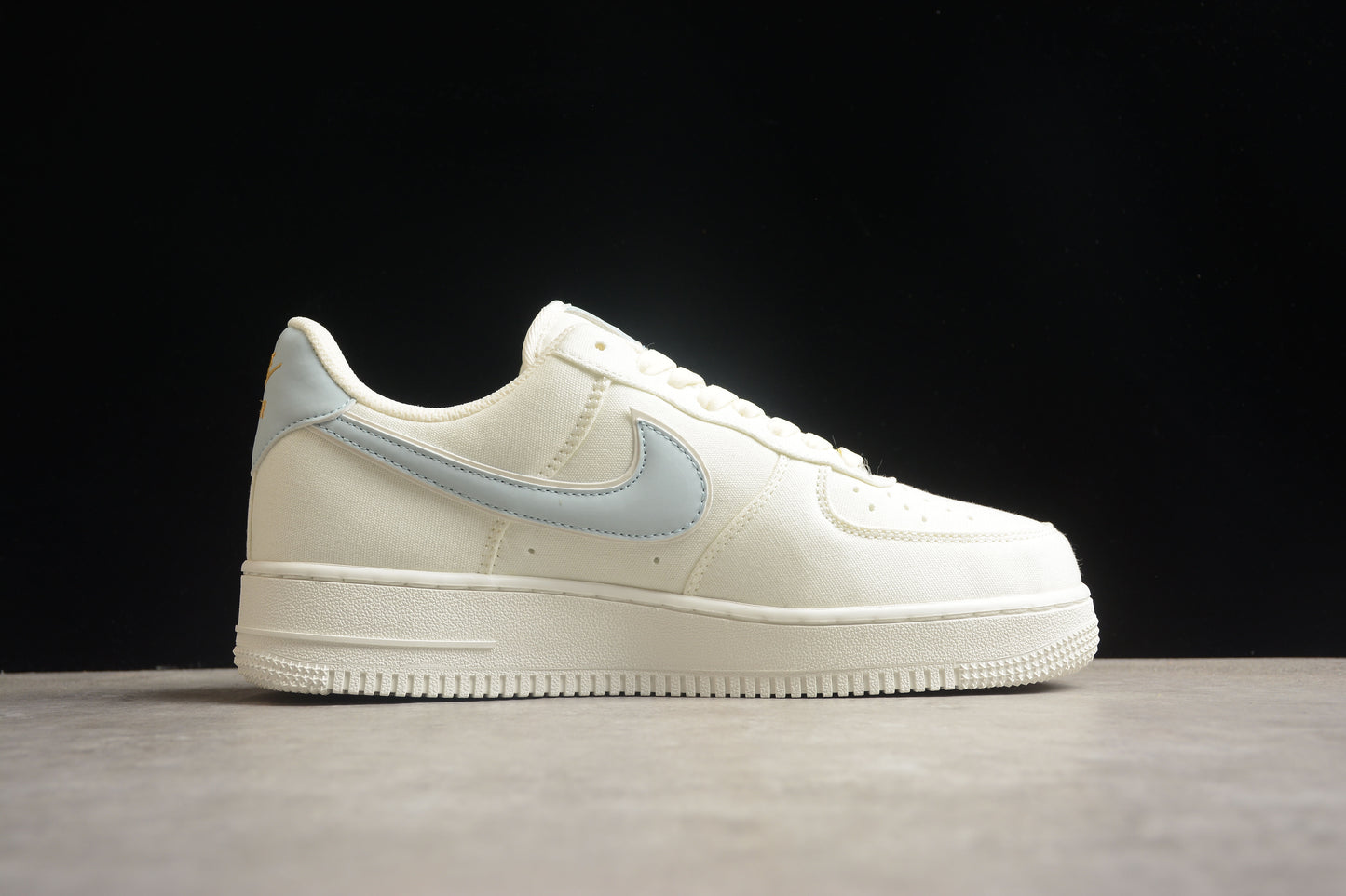Nike Air Force 1 MN5696-009