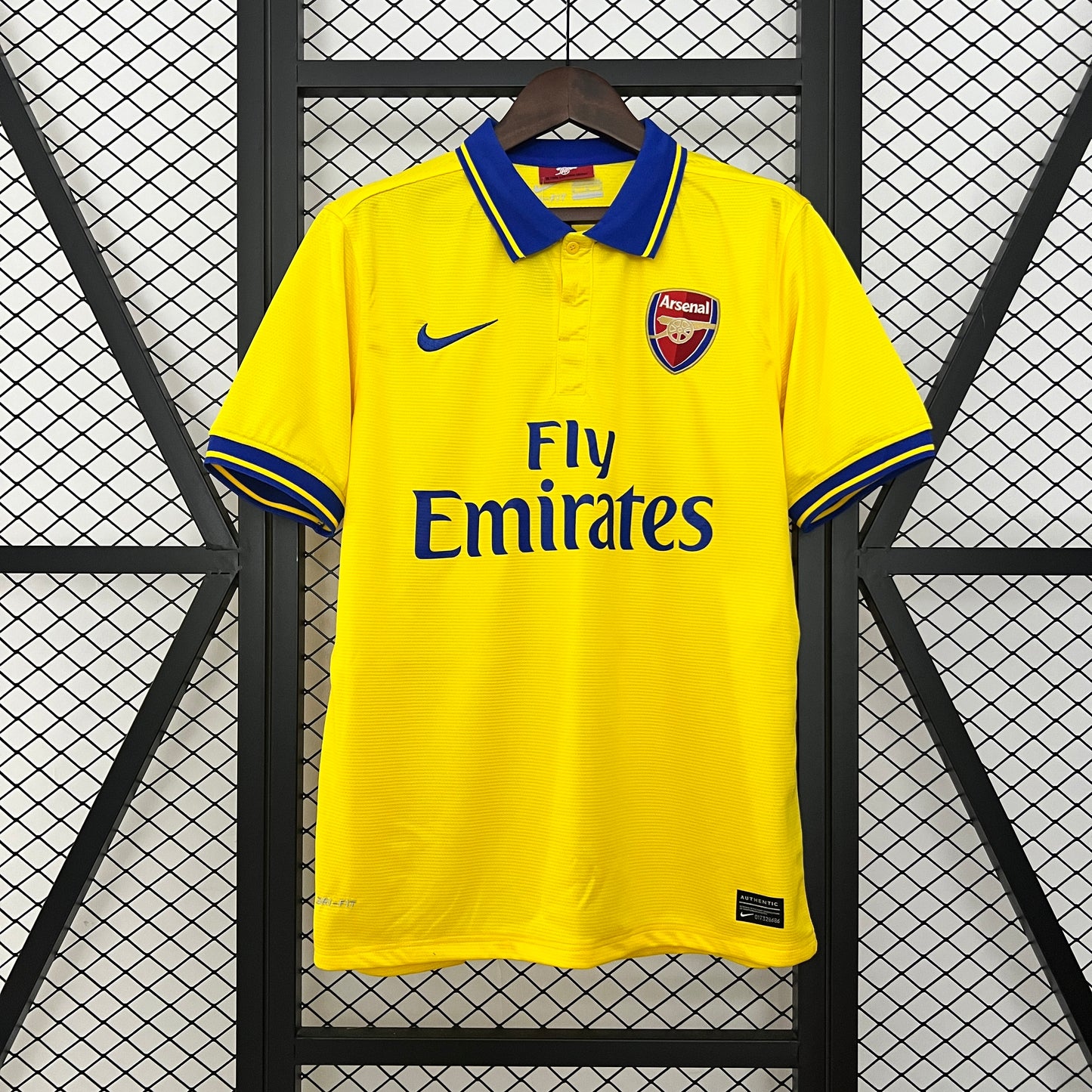 Arsenal retro 2013/14 Away