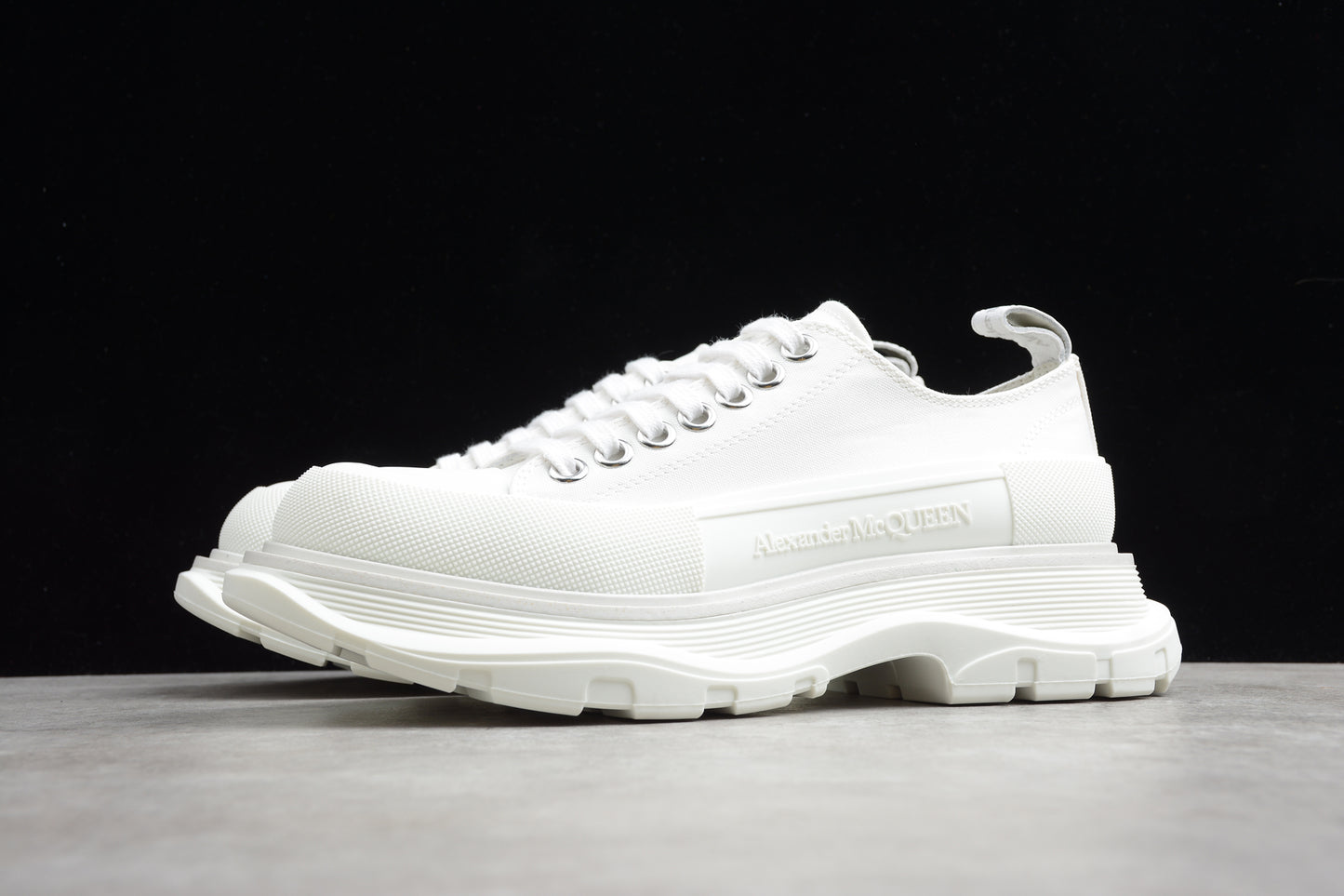 Alexander McQueen 27
