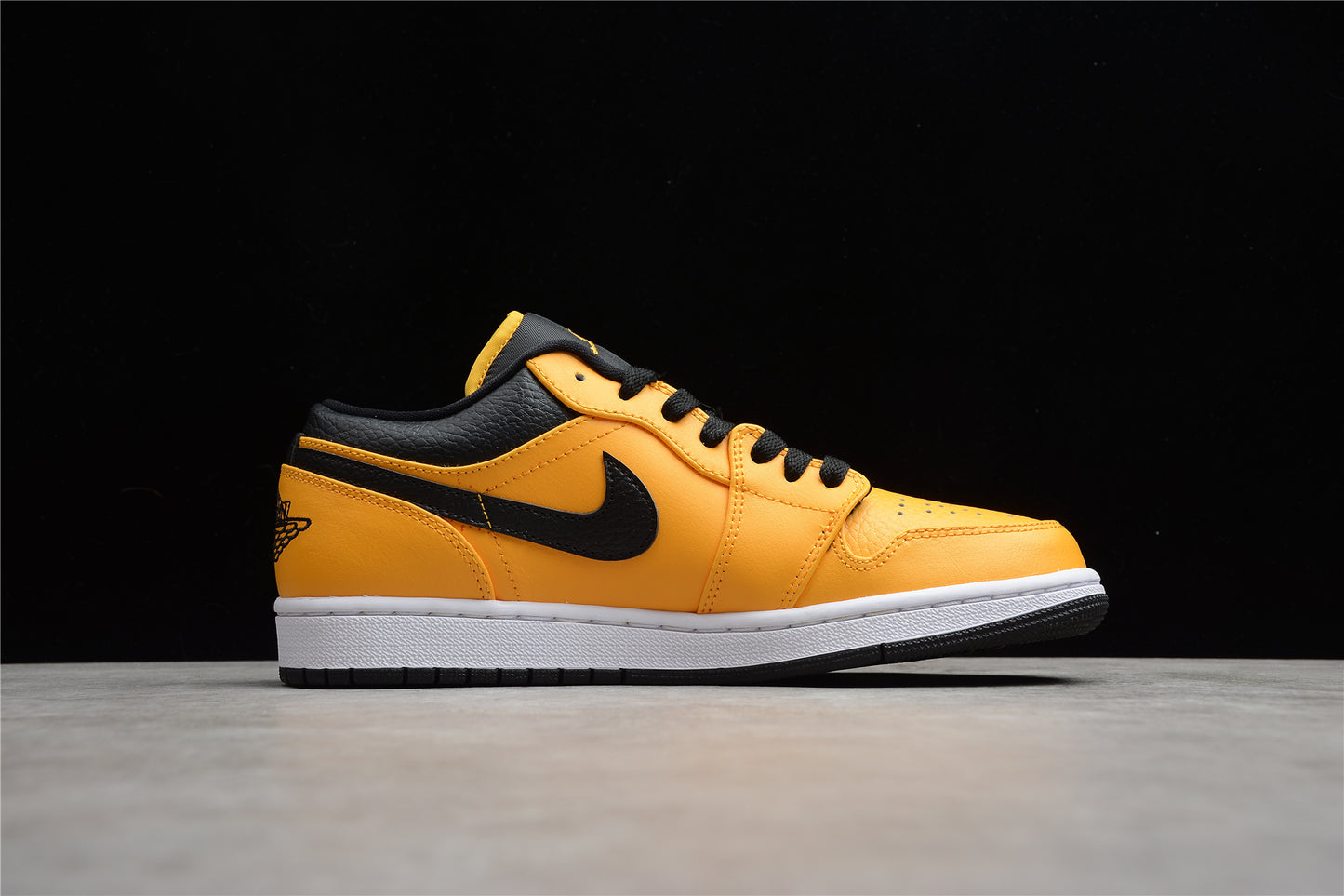 Nike Air Jordan 1 Low 553558-700