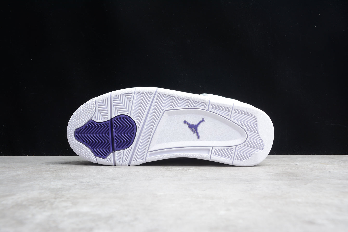 Air Jordan 4 Retro CT8527-115