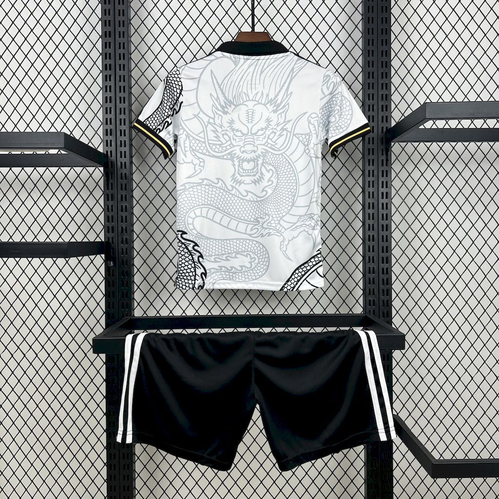 Real Madrid 2022/23 Dragón Blanco