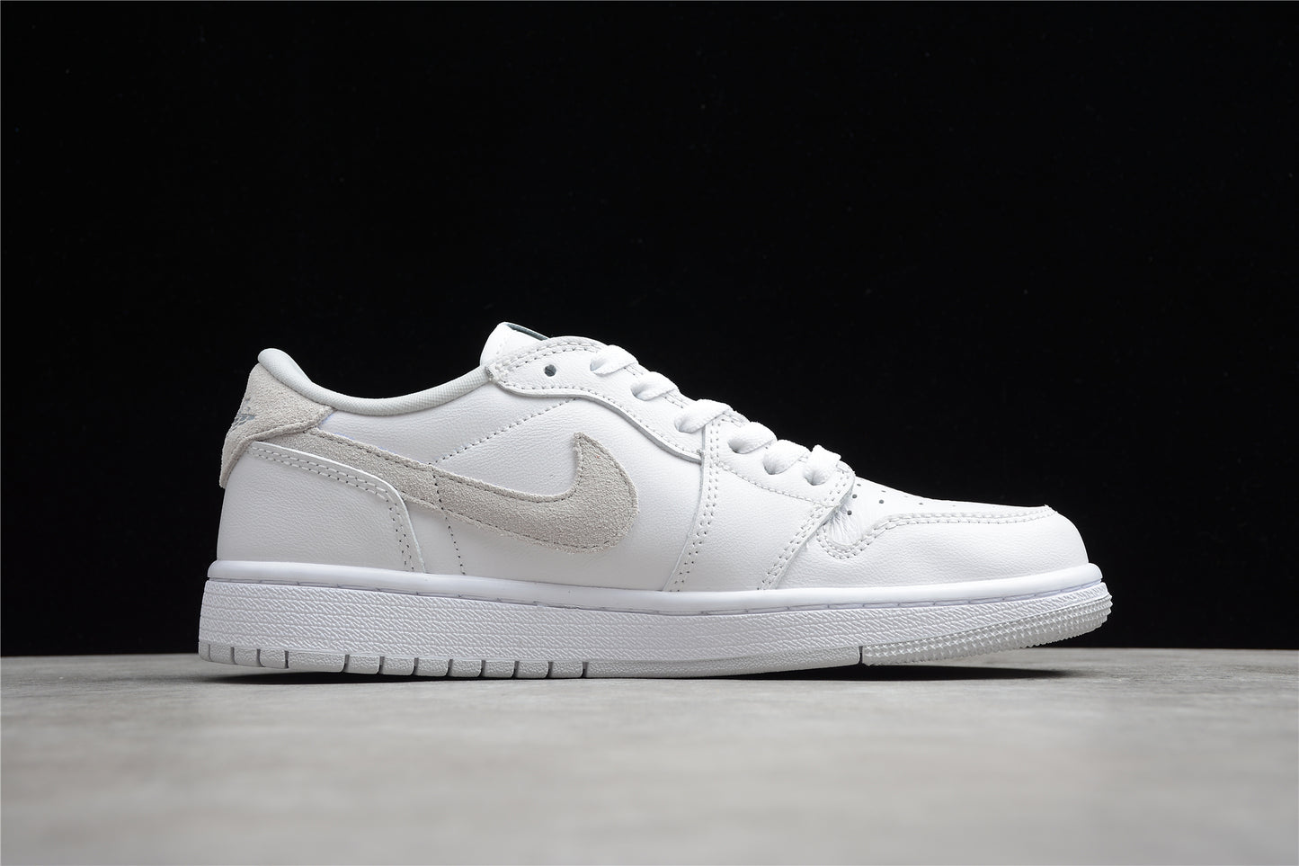 Nike Air Jordan 1 Low CZ0558-100