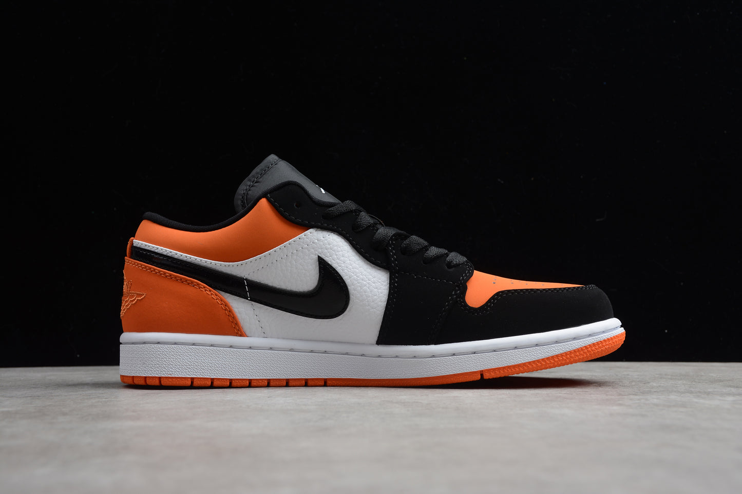 Nike Air Jordan 1 Low 553558-128