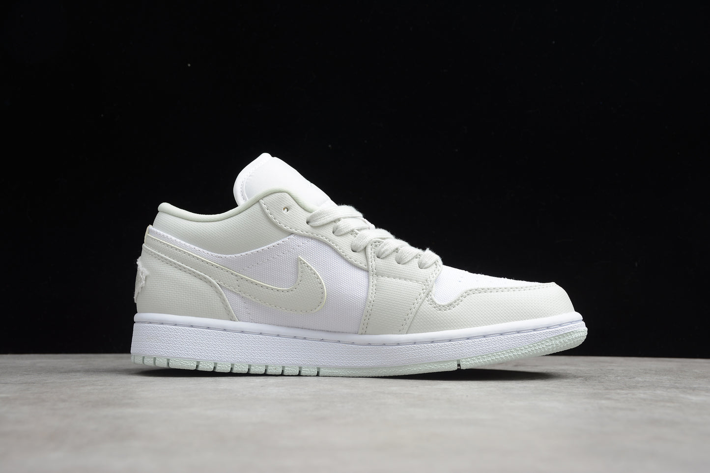 Nike Air Jordan 1 Low CW1381-003