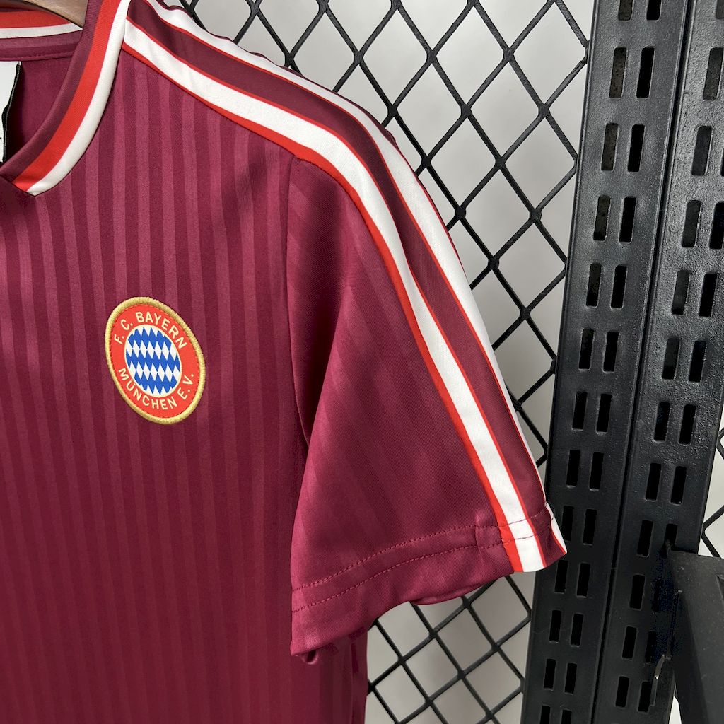 Bayern Munich 2025/26 Kids Version Iconos