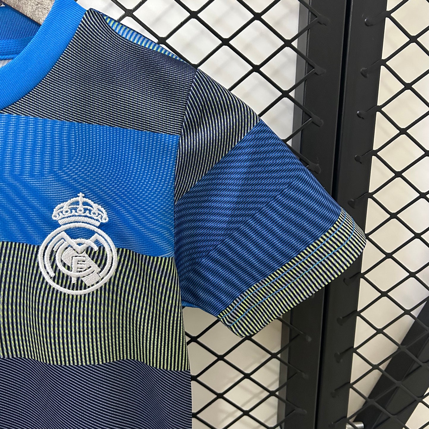 Real Madrid 2025/26 Entrenamiento 1 Kids Version
