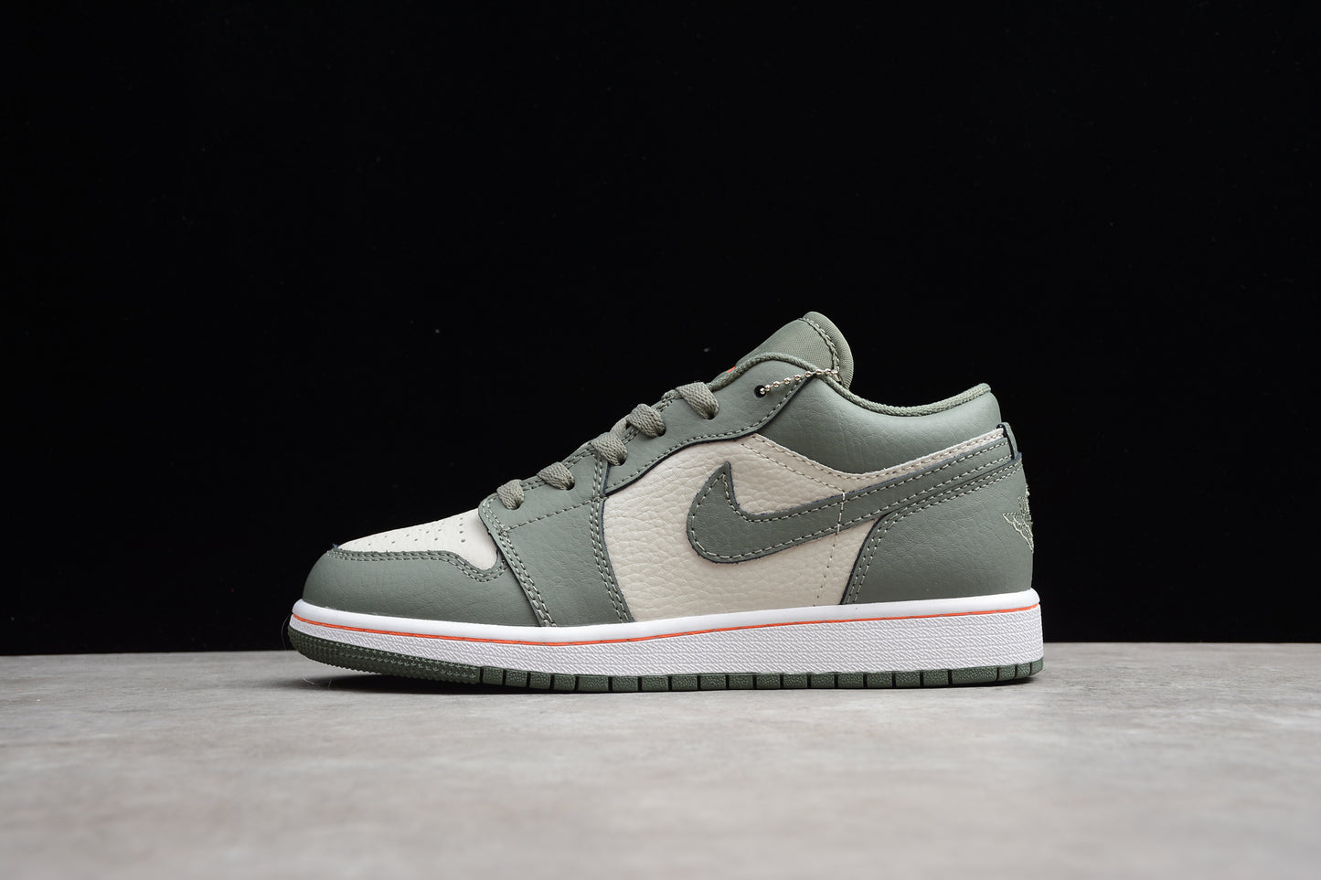 Nike Air Jordan 1 Low 553560-121