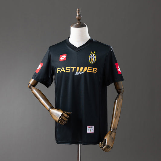Juventus retro 2001/02 Away