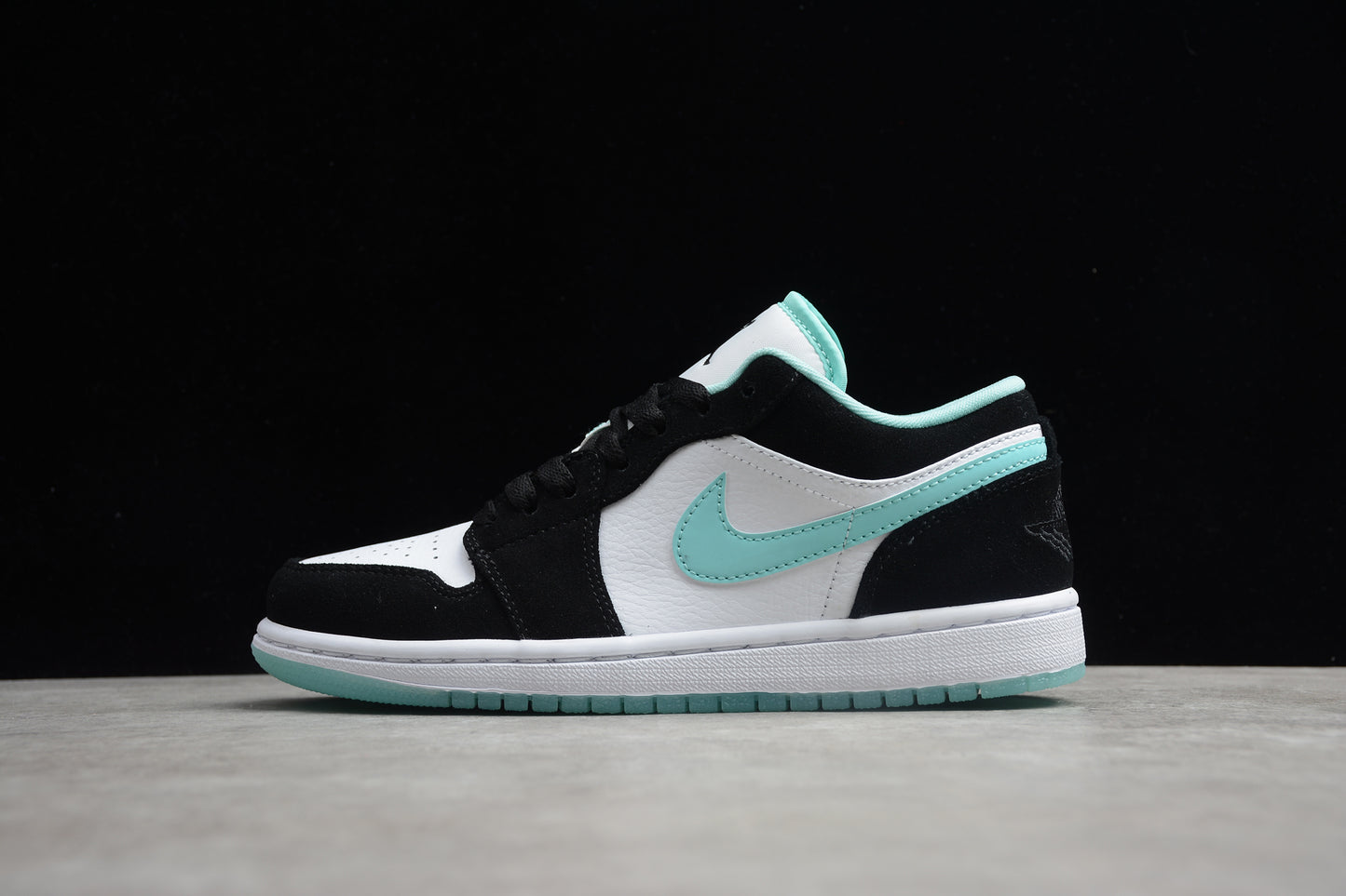 Nike Air Jordan 1 Low CQ9828-131