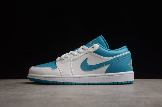 Nike Air Jordan 1 Low Celeste - blanco