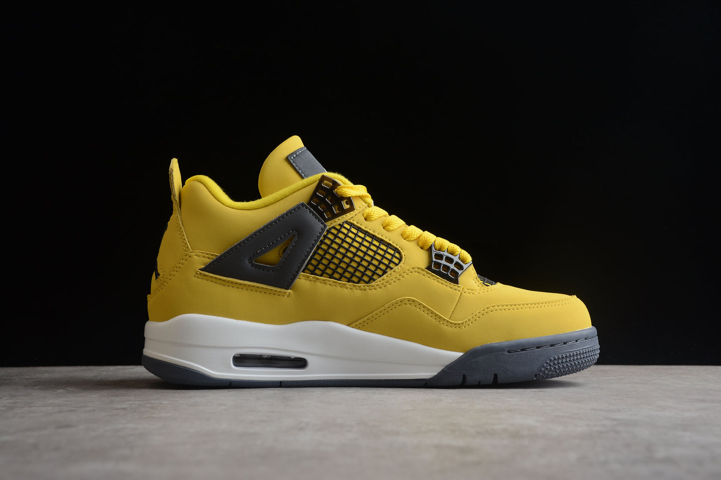 Air Jordan 4 Retro CT8527-700