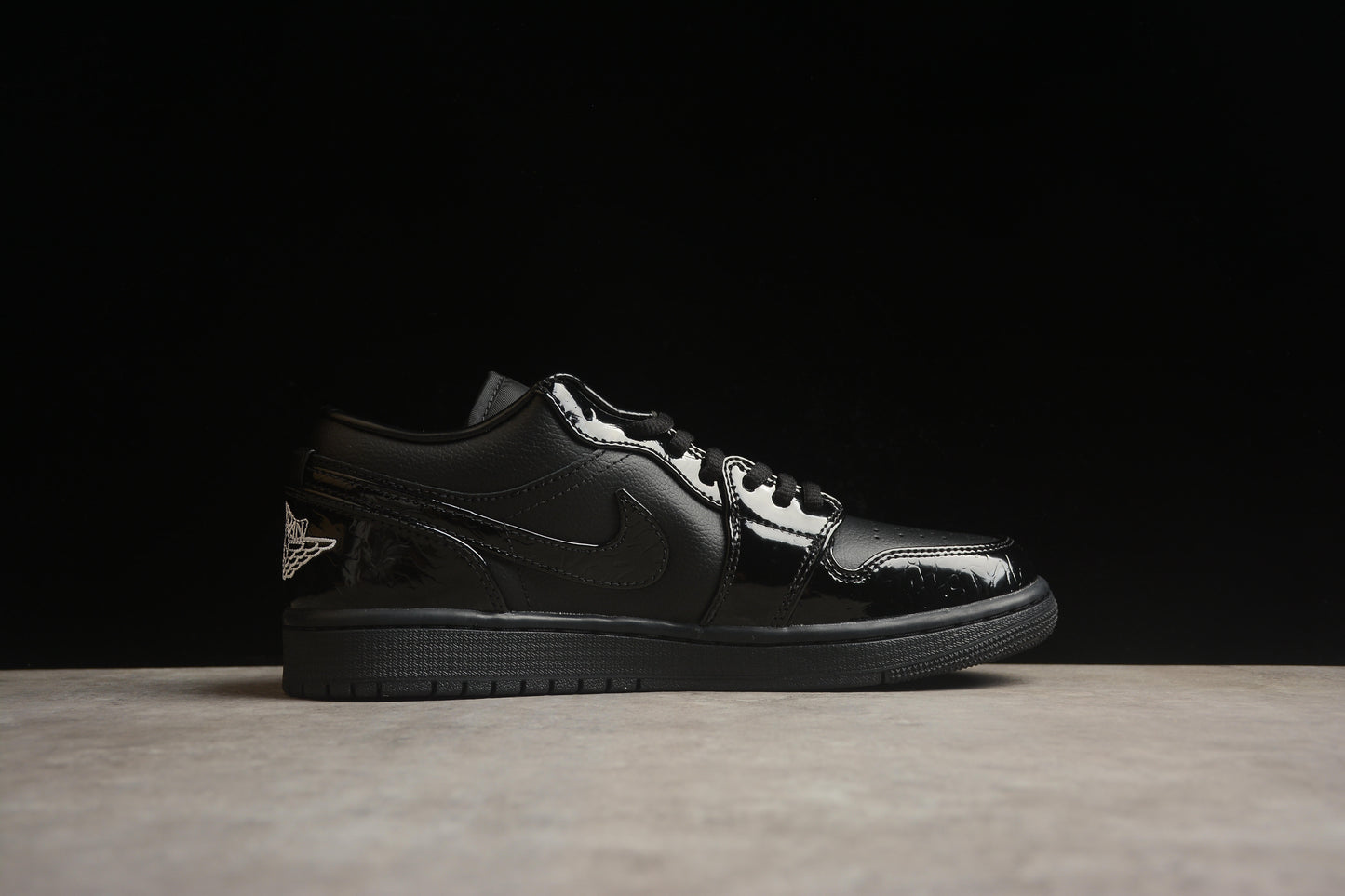 Nike Air Jordan 1 Low HJ7743-010