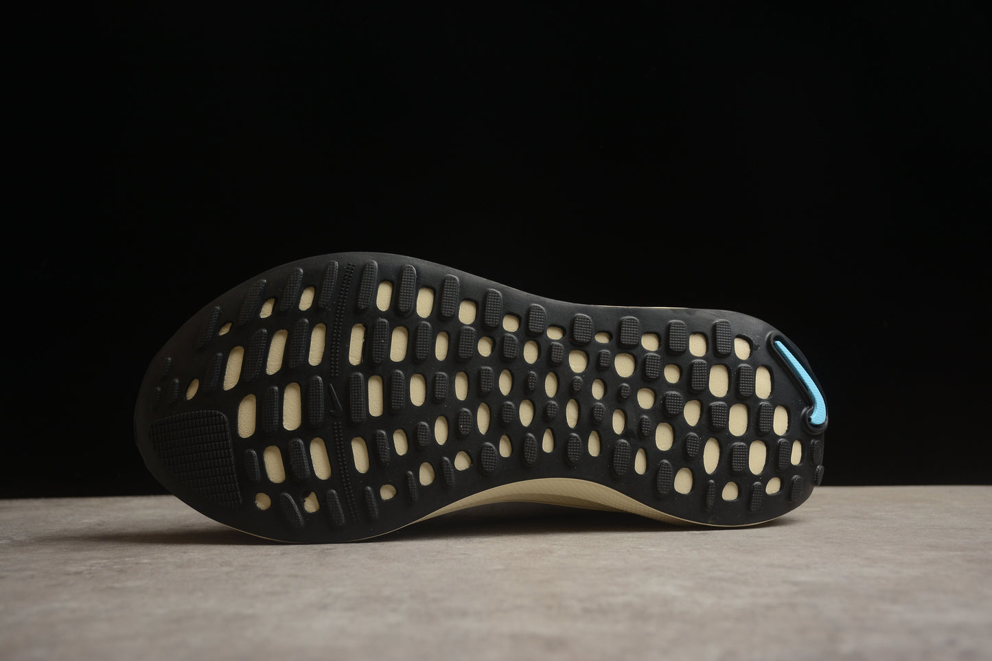 NIKE Zoom X Invincible Run DR2665-104