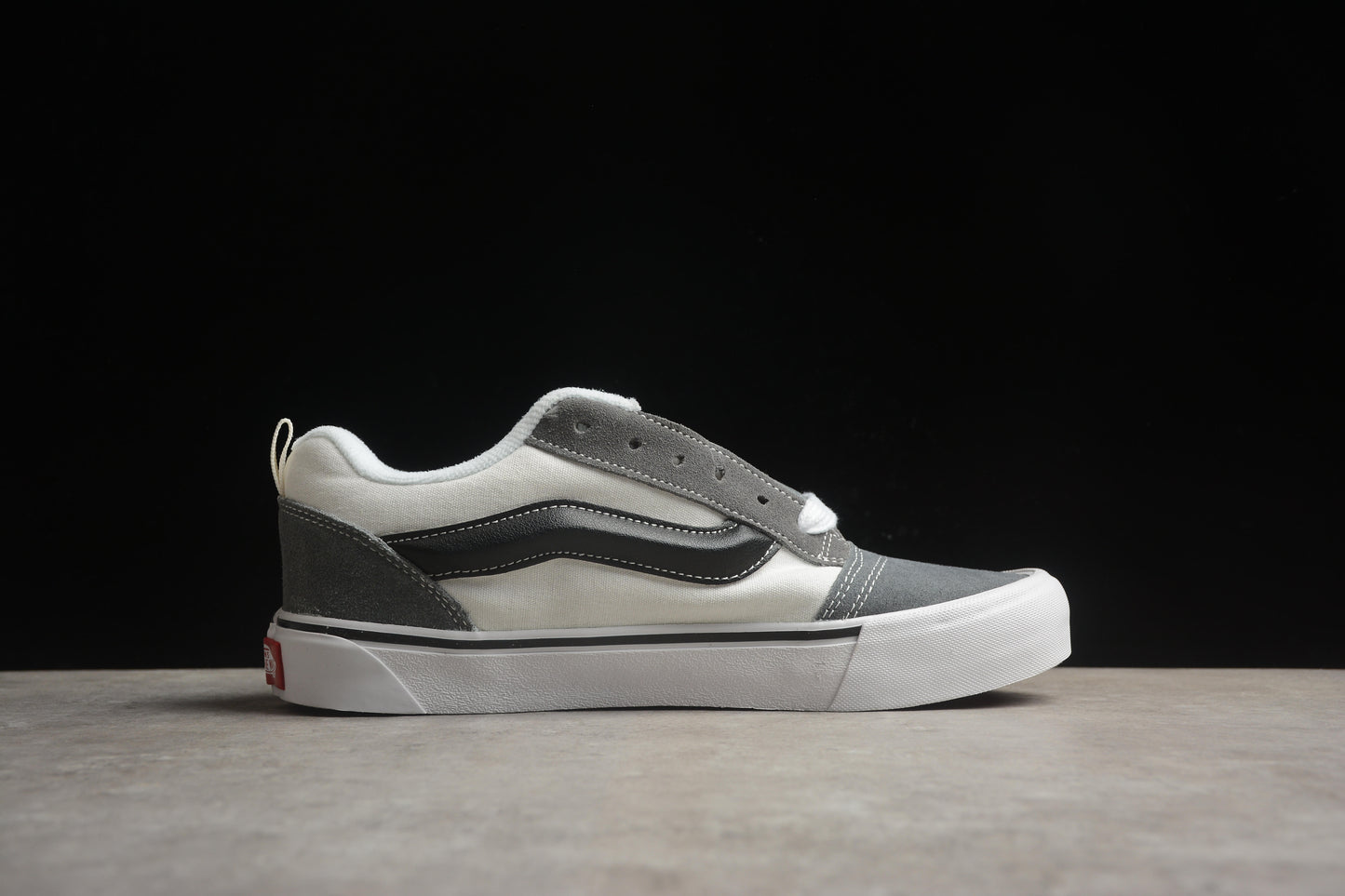 Vans Classics Knu Skool Gris