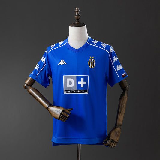 Juventus retro 1999/00 Away