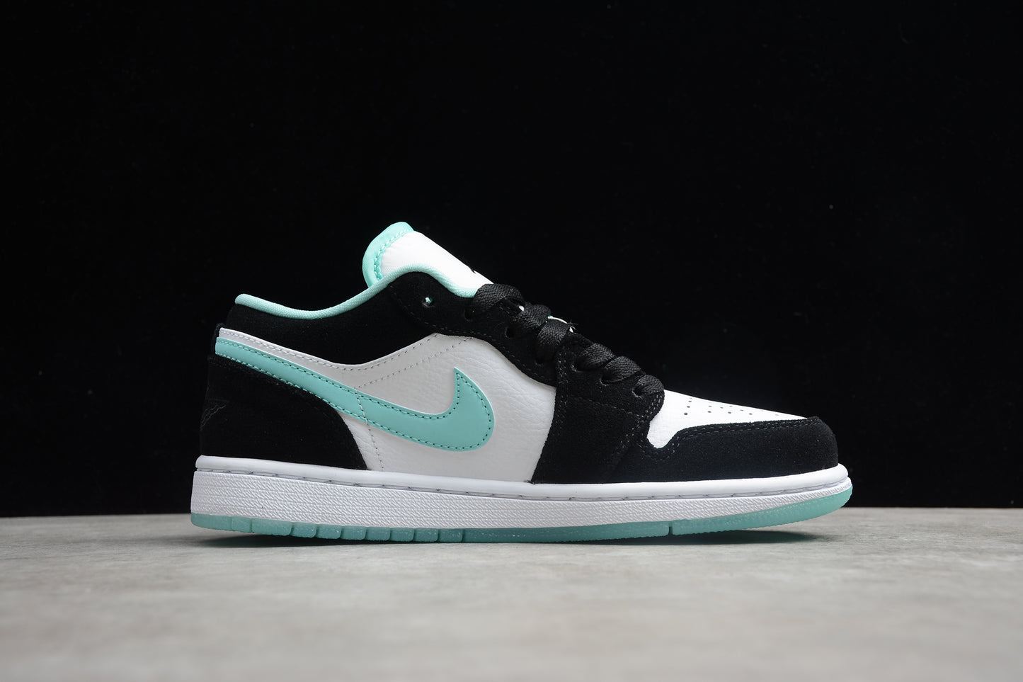 Nike Air Jordan 1 Low CQ9828-131
